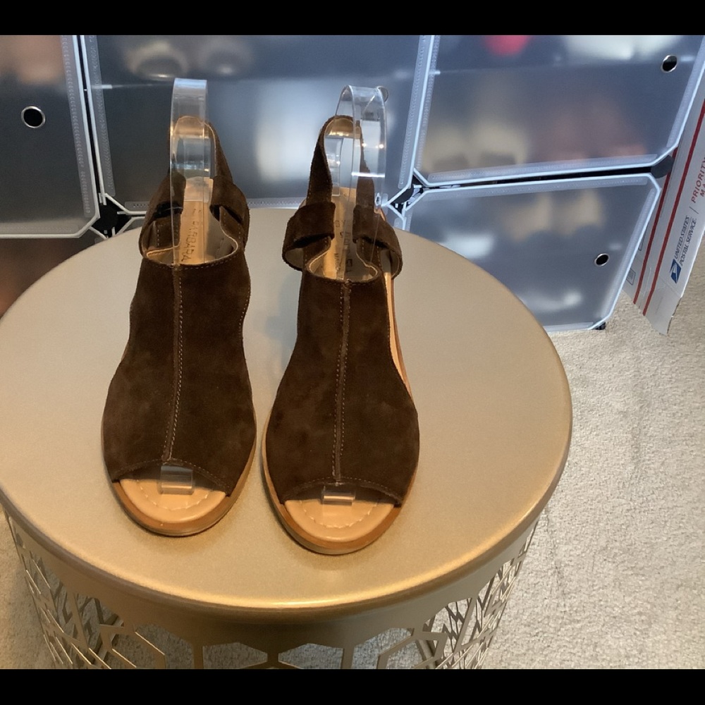 Barbara Barbieri suede wedge heel sandals